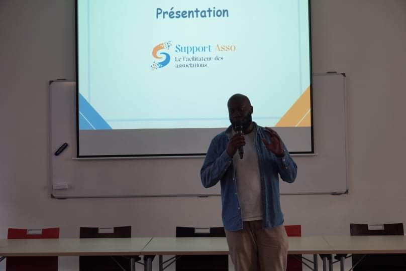 Merci à <a href="/Siraasso/">Sira Association</a> de m'avoir convié à la journée de l'engagement organisée à la Maison de la Vie Associative à <a href="/VilledeReims/">Ville de Reims</a>. Une occasion de présenter et de partager le projet de <a href="/SupportAsso/">Support Asso - Le facilitateur des associations</a> en présence d'autres acteurs engagés. 
#engagement #entrepreneurs @Assiatiqueeee