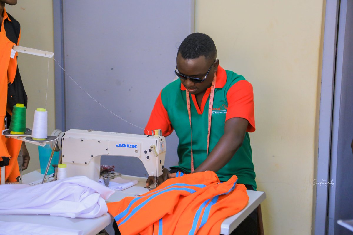 djalberto43's tweet photo. In this new year 2022 I got an opportunity to represent @Threadcity_mbra as their ambassador , you can look for them for all your embroidery , tailoring services heat press they are surely the best in town  

#TheTailorInTown https://t.co/3Vr8MbM58d