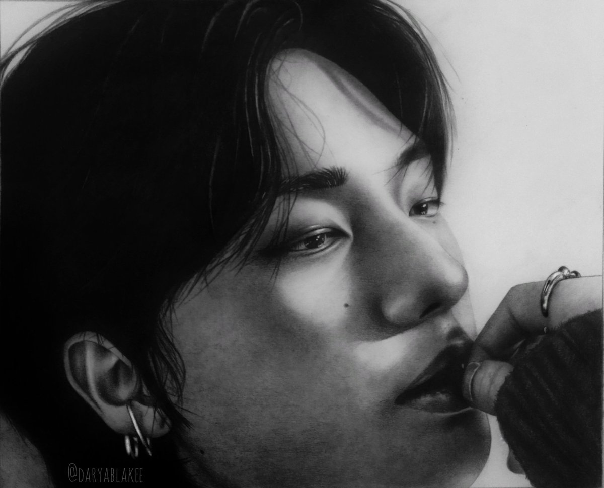 daryablakee's tweet photo. •Hyunjin🌠
#Stray_Kids #Straykidsfanart #StrayKids #Hyunjin #hyunjinfanart #art #artist #artwork #fanart #portrait #draw #drawing #pencilart #Pencildrawing #pencil #스트레이키즈 #sketchbook #blackandwhite https://t.co/mxWw6mIFMz