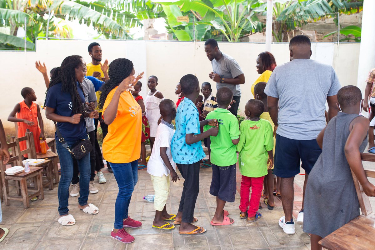 TMEKFoundation's tweet photo. Visit our Youtube channel via this link  
https://t.co/sDPmxBJTFw to watch the video of  our  just ended December Project dubbed Bronya on the Street. Don’t forget to subscribe to our channel 😉. You can also check out the pictures on Ig @themaameefuakidsfound.gh https://t.co/gBRbJ4Vvn9