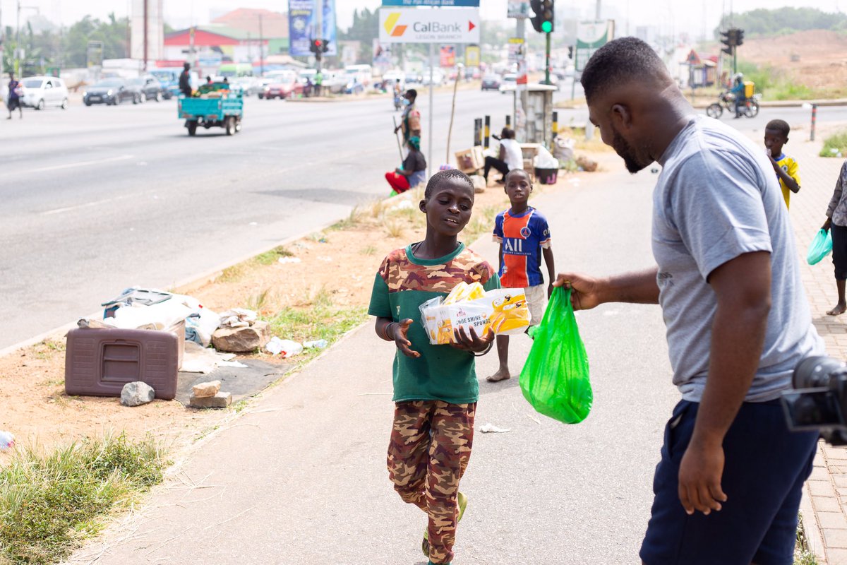 TMEKFoundation's tweet photo. Visit our Youtube channel via this link  
https://t.co/sDPmxBJTFw to watch the video of  our  just ended December Project dubbed Bronya on the Street. Don’t forget to subscribe to our channel 😉. You can also check out the pictures on Ig @themaameefuakidsfound.gh https://t.co/gBRbJ4Vvn9