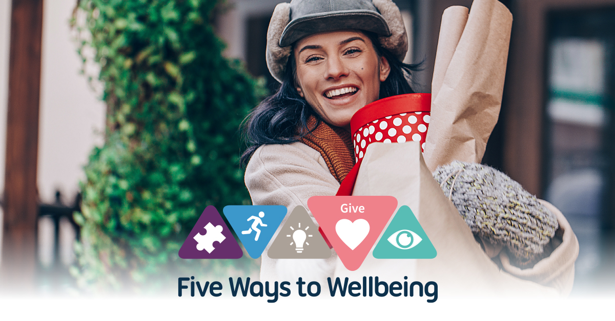 hantsconnect's tweet image. Giving and helping others is one of the Five Ways to Wellbeing. It can create positive feelings for you and the person who benefits from your kindness. Discover simple ways to help others - whether you've a few minutes or longer hants.gov.uk/socialcareandh…