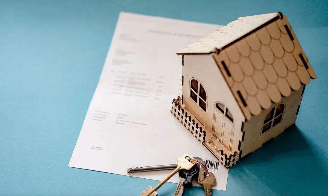 SusanaAbuelo's tweet photo. Qué es y cómo se realiza la extinción de condominio❓
... @idealista
👇👇👇👇
https://t.co/EVGaZb2uHT
#asesor #inmobiliaria #compropiso https://t.co/en7Iubs9LR