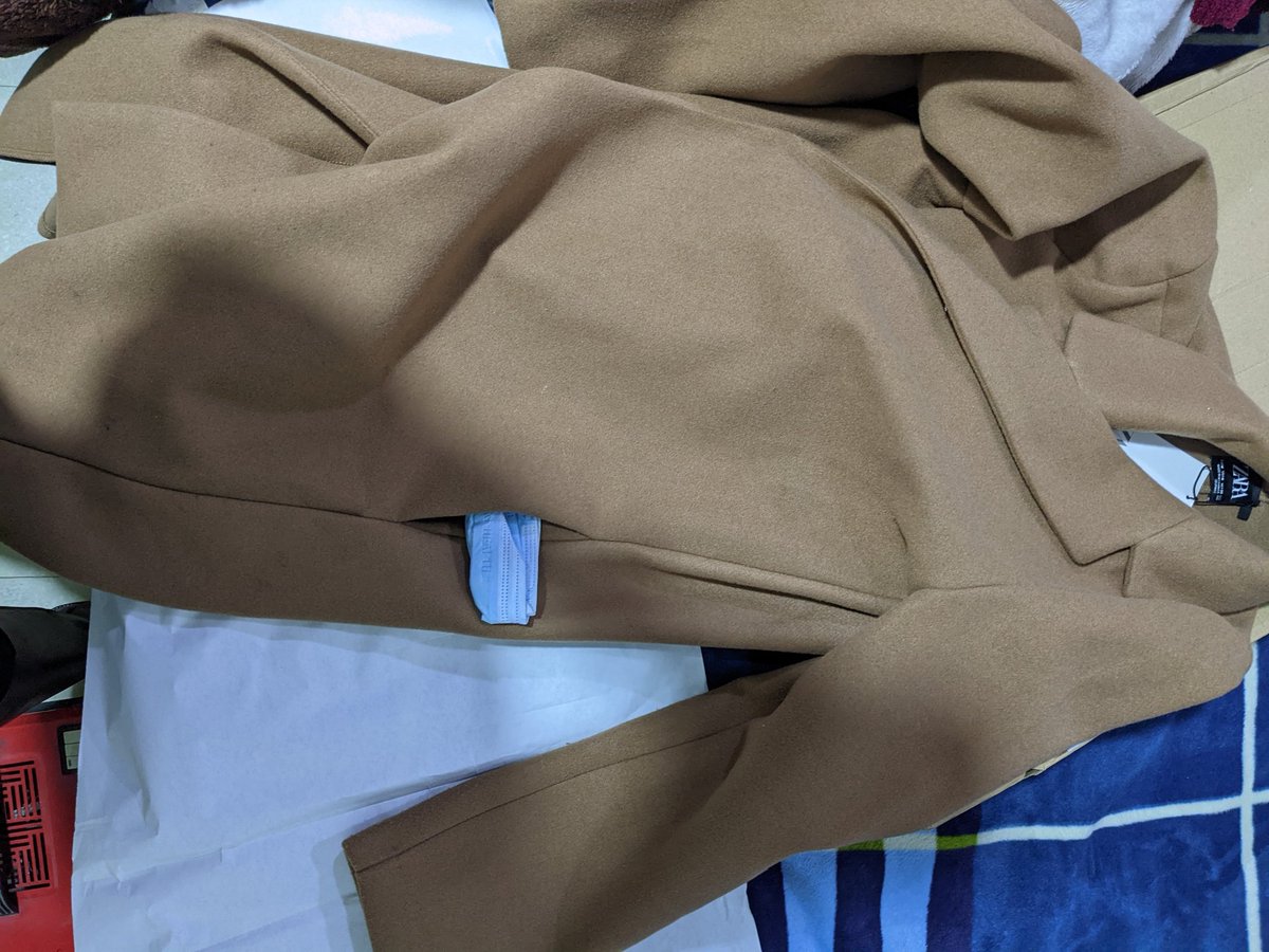 prkrtiarora's tweet photo. @ZARA I just received an already worn coat with its tags on! 
Somebody wore it quite nicely before returning it but the shocking bit is that you guys are re-selling it even when there are visible marks on it. 
Funny thing, I even found a mask in one of the pockets!! https://t.co/gfn5OnIWtH