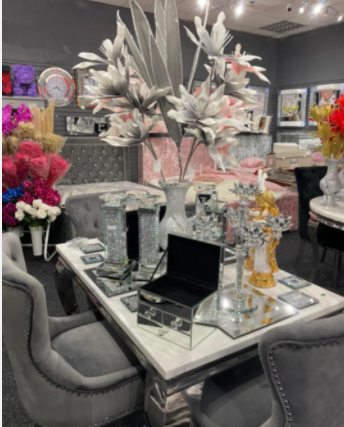 CornmillCentre's tweet photo. Check out the stylish furniture collection 🛏 along with home accessories, 💎lighting 💡and much more at The Gift Box! ✨
📍 Find them on the Northgate mall opposite Blush
#thegiftbox #cornmillcentre #shopindependent #homedecor #homeinspo #darlington https://t.co/xJdw2fPXJ6