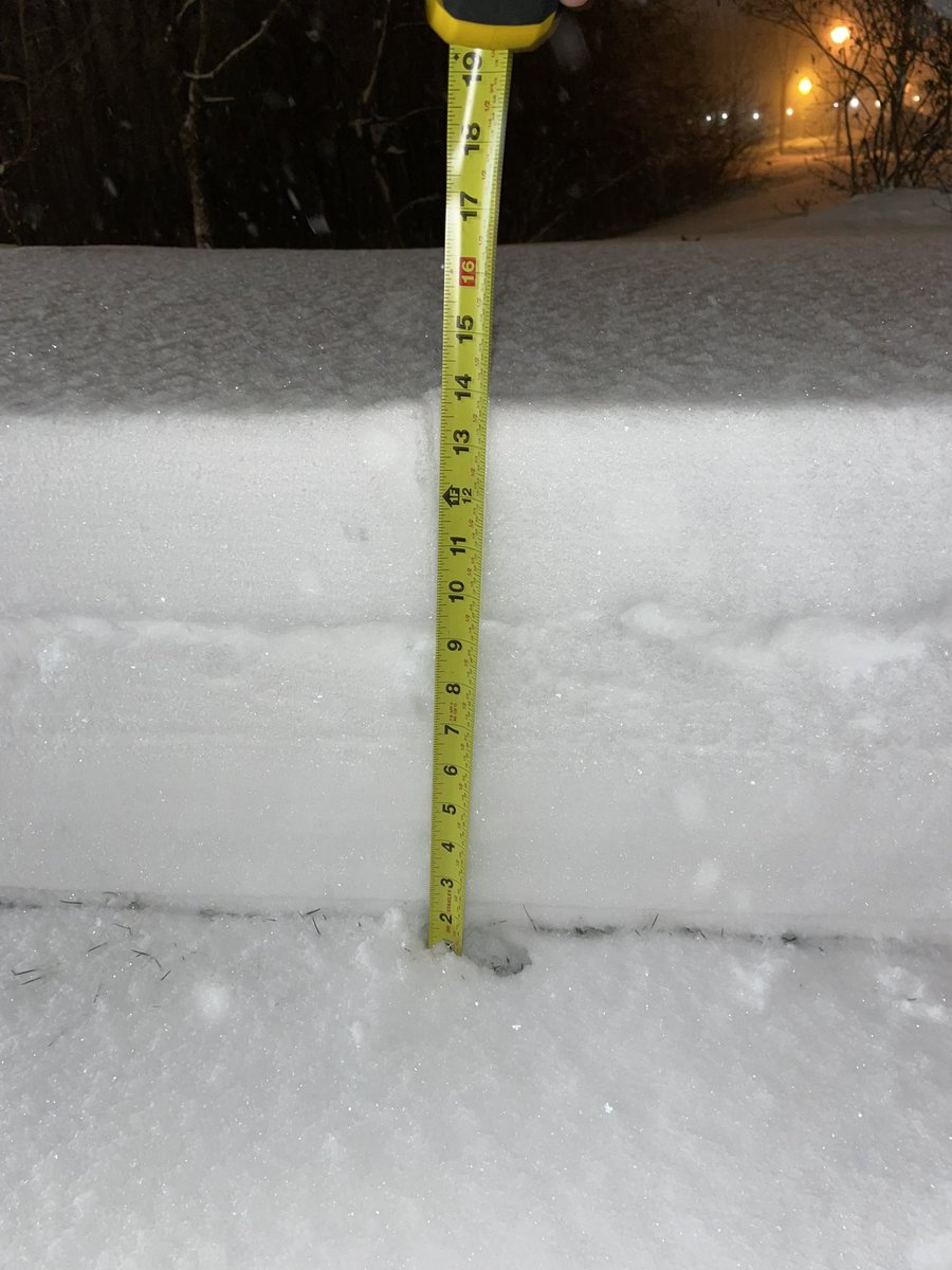 Bob_Priest's tweet photo. @BetsyKling @WintzWeather @holliesmiles  14” in Twinsburg this morning https://t.co/Ll5qShHT1d