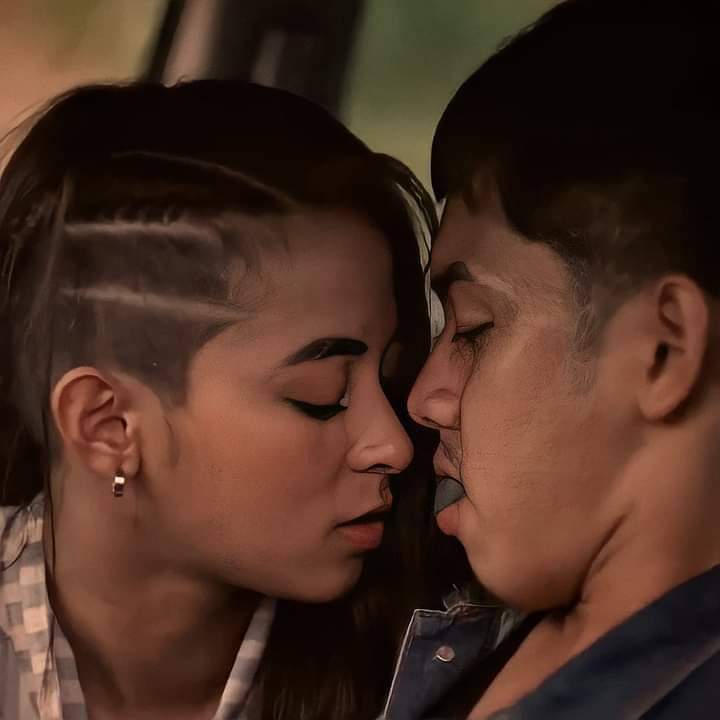 pavemnl's tweet photo. ⚠️ PANUORIN MAGISA AT HINAAN LANG ANG VOLUME NG CP NYU ⚠️
#Hugas
Cast: #AJRaval
#SeandeGuzman
Synopsis:
Ex-gang members and newlyweds Al and Liezl run away with a big bag of cash, but their ex-boss will go to the ends of the earth to find them. https://t.co/HgL4w3A98n