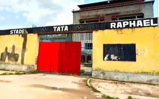 SaddickAdams's tweet image. This is the state of the stadium that hosted the famous 'Rumble in the Jungle' bout of Ali vs Foreman in 1974.

The DR Congo govt say renovation will stay soon