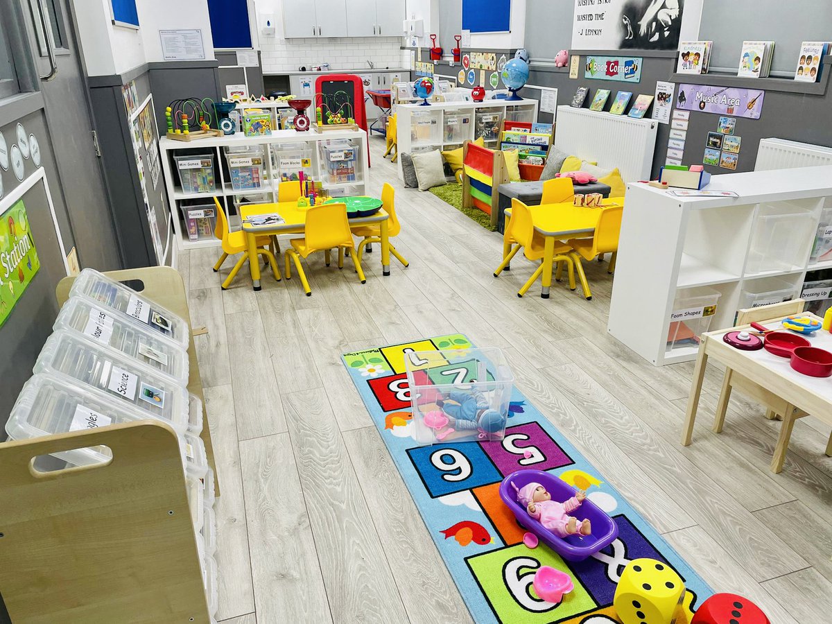 SignatureChild1's tweet photo. So this is the day all the hard work leads up to! 🙌🏻👏🏻👏🏻Congratulations #GeniusGems #WestBrom latest innovative Nursery is Open for Business 🥳 https://t.co/TjpLykovK1 https://t.co/awU24FQBie