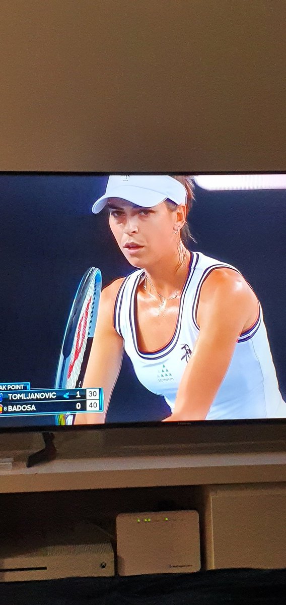 Can we just take a moment to appreciate Ajla Tomljanovic's apparel sponsor <a href="/OriginalPenguin/">Original Penguin</a> ... I haven't seen that brand since primary school 🐧👌🏻 #AusOpen