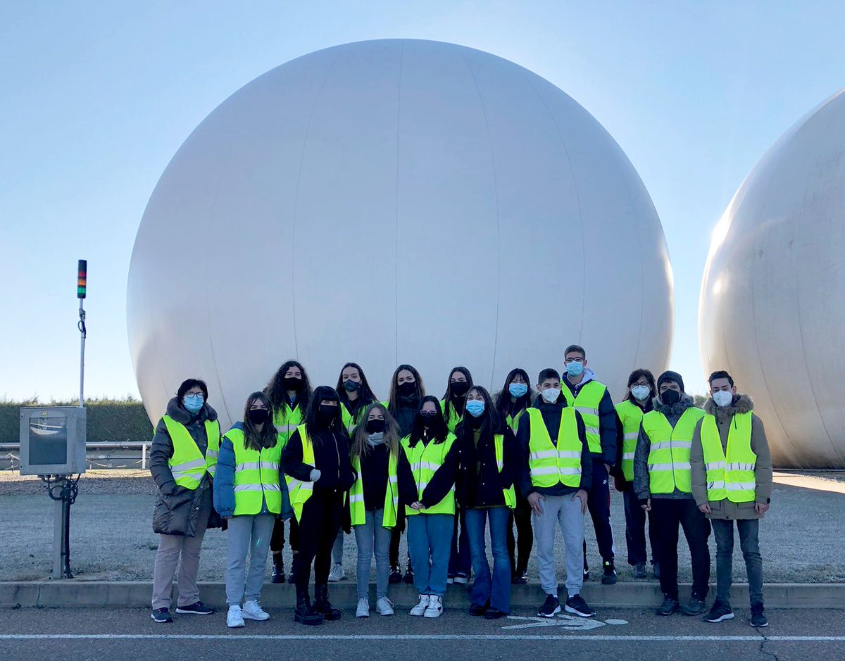 aqua_vall's tweet photo. Los alumnos de Segundo de Bachillerato del @IES_Delicias nos han visitado hoy y han conocido los trabajos que se realizan en la EDAR para devolver el agua al Pisuerga depurada
📝Si quieres venir con tu cole, instituto o grado a conocer las instalaciones 🔗https://t.co/4s8Tfhi8D4 https://t.co/M3e46ATXsR