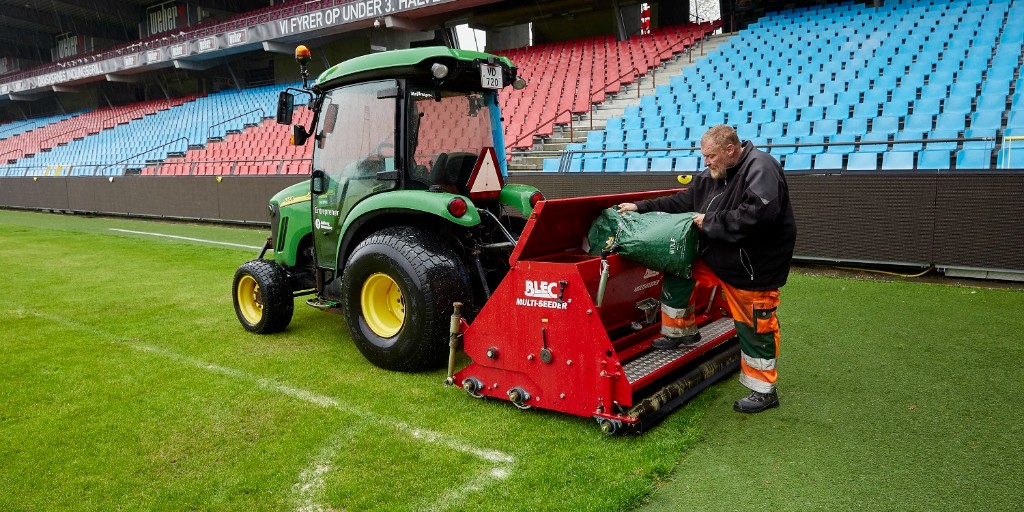 DLF_Seeds's tweet photo. #DYK 💡
Did you know that choosing #4turf varieties gives you fewer #maintenance operations such as #overseeding? 4turf is exceptional #DiseaseTolerant which gives you a #HealthierTurf with an improved quality that requires #LessInput and maintenance🌱 https://t.co/ipRigPSddp