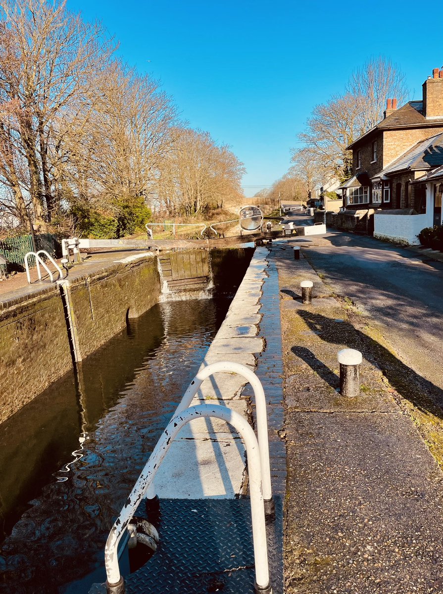 hywjones's tweet photo. A little walk along The Grand Union Canal and Cowley Lock 89 #grandunioncanal #lock89 https://t.co/2IBImvkXmZ