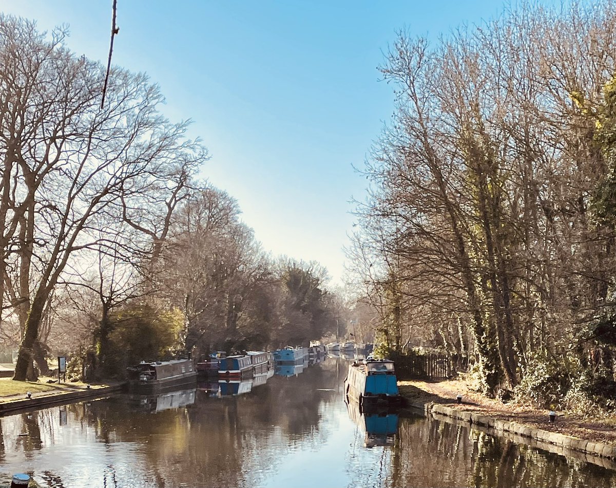 hywjones's tweet photo. A little walk along The Grand Union Canal and Cowley Lock 89 #grandunioncanal #lock89 https://t.co/2IBImvkXmZ