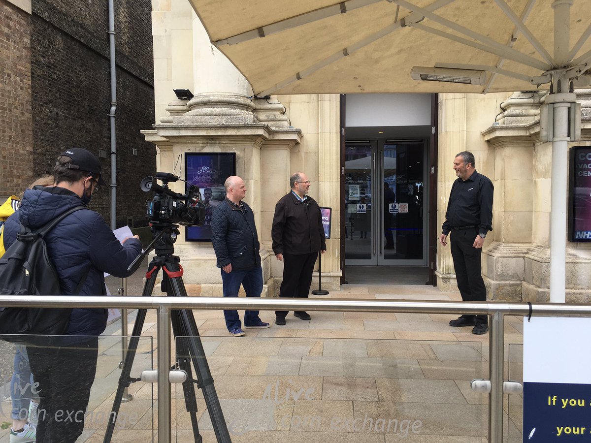 klcornexchange's tweet photo. Tune into @Escape_Country on BBC1 today at 3pm, and watch our Head of Arts & Entertainment Manager Philip trying to convince the couple to move to our lovely area rather than staying in their city, see what happens! #philipisfamous #BBC1 #escapetothecountry #moveornot #Alive https://t.co/OmAaT2KNhM