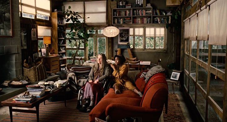 ozguripek86's tweet photo. En sevdiğim sinema mekânlarından biri sanırım Children of Men filminde yer alan Jasper'in evi. Filmi ne zaman düşünsem tüm o aksiyonun ve iyi sinematografinin dışında bu ev ile onun dışarıdan kaçış düzlemini kuran notalar ve metinler geliyor geliyor aklima. https://t.co/BkqYAaEHvV
