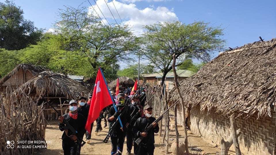 YatanarLwin's tweet photo. Protest against military dictatorship by Monywa Students Union and LetPaDaungTaung Main Strike
#SanctionMOGE
#WhatsHappeningInMyanmar #2022Jan17Coup https://t.co/rA83abQt0i