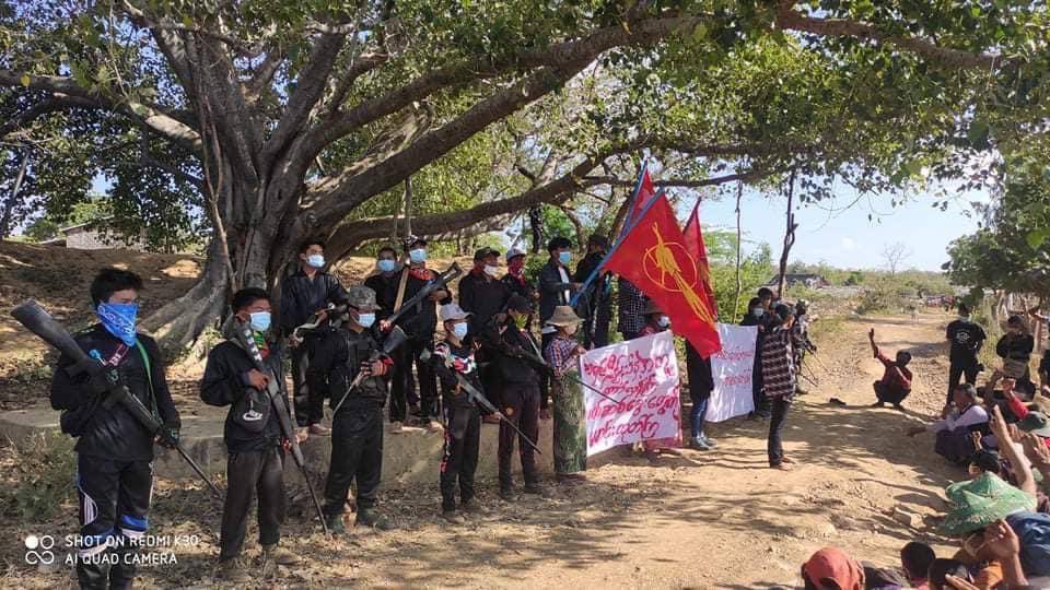 YatanarLwin's tweet photo. Protest against military dictatorship by Monywa Students Union and LetPaDaungTaung Main Strike
#SanctionMOGE
#WhatsHappeningInMyanmar #2022Jan17Coup https://t.co/rA83abQt0i