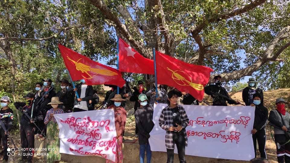 YatanarLwin's tweet photo. Protest against military dictatorship by Monywa Students Union and LetPaDaungTaung Main Strike
#SanctionMOGE
#WhatsHappeningInMyanmar #2022Jan17Coup https://t.co/rA83abQt0i