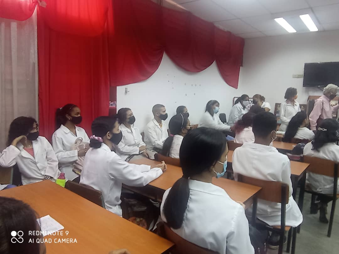 AdanVillavicen5's tweet photo. Inicia el curso escolar de la UCS en el CDI Bella Vista perteneciente al Estado Bolívar Bolívar, cada día comprometidos con la docencia desde la misión médica Cubana. #CubaSalvaVidas  @Cubacooperabol2 @cubacooperaven @CDIDra_KellyAnn  @japortalmiranda @GretzaP https://t.co/U3FCMkujTV