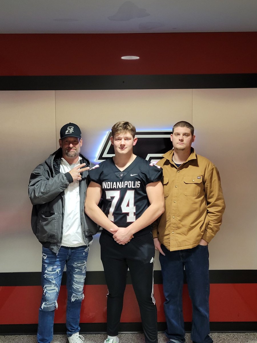Blessed to say after a great phone call with <a href="/FBCoachHale/">Logan Hale</a> I have been given the opportunity to continue my athletic and academic career at University Of Indianapolis as a PWO!

#UIndyfootball
#IndyWeOutHere

Thank you <a href="/FBCoachHale/">Logan Hale</a> <a href="/KeeversChris/">Chris Keevers</a> <a href="/Castle_Football/">Castle Knights Football</a>