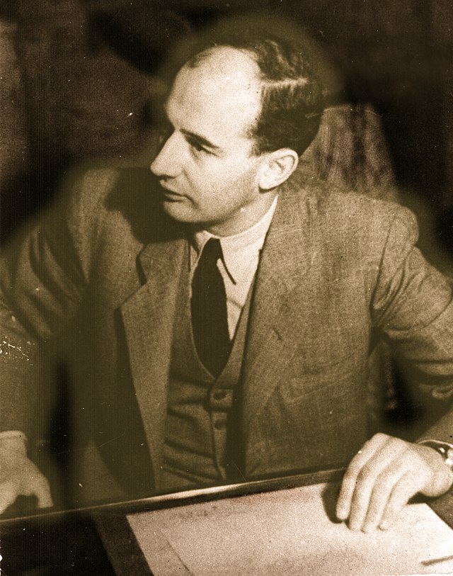 SweMFA's tweet photo. Each year, on 17 January, we honour the memory of Raoul Wallenberg. His moral courage will be remembered forever. Like Raoul, you can make a difference through your engagement and actions. Join us in lighting a candle today for Raoul, his humanitarian deeds and human solidarity! https://t.co/21Q5A8LJmm