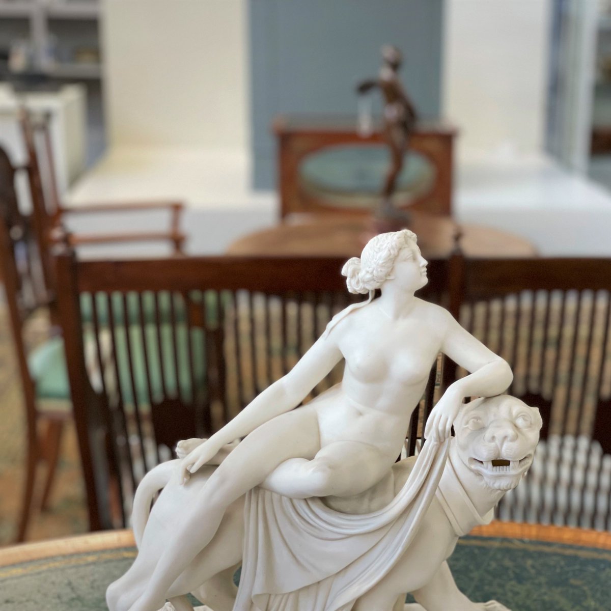 BellmansAuc's tweet photo. https://t.co/g8WJ9TMn8M January Interiors auctions, 18 - 20 Jan 2022 now live to browse & bid online at your leisure. We are also delighted to welcome you to visit the saleroom in West Sussex.
#bellmans #auctionhouse #auctions #interiors #interiors #jewellery #watches #silver https://t.co/3gbJ1NeJ27