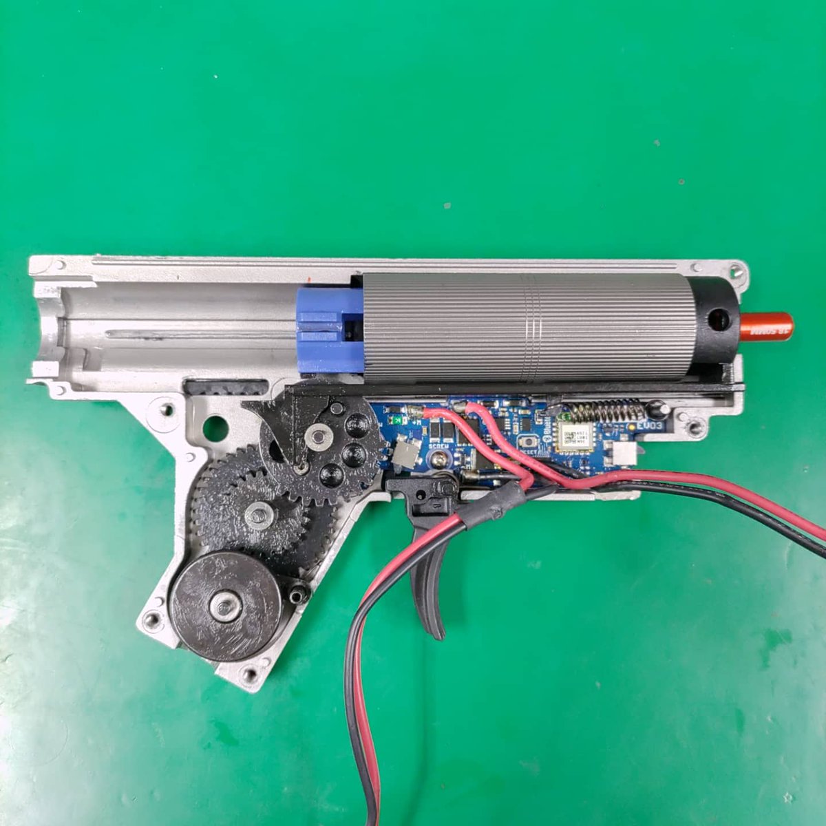 mgh0591's tweet photo. チマチマやってたASG SCORPION EVO3
セミオートしか使わないってことでSSG13:1セクター5枚カットにて落ち着く。
ドットサイトはSUREHIT ARSに変更。
これが素晴らしい。よぉ出来てる。
#電動ガン
#jefftron
#leviathan
#gfroce https://t.co/89lOO2a7xg