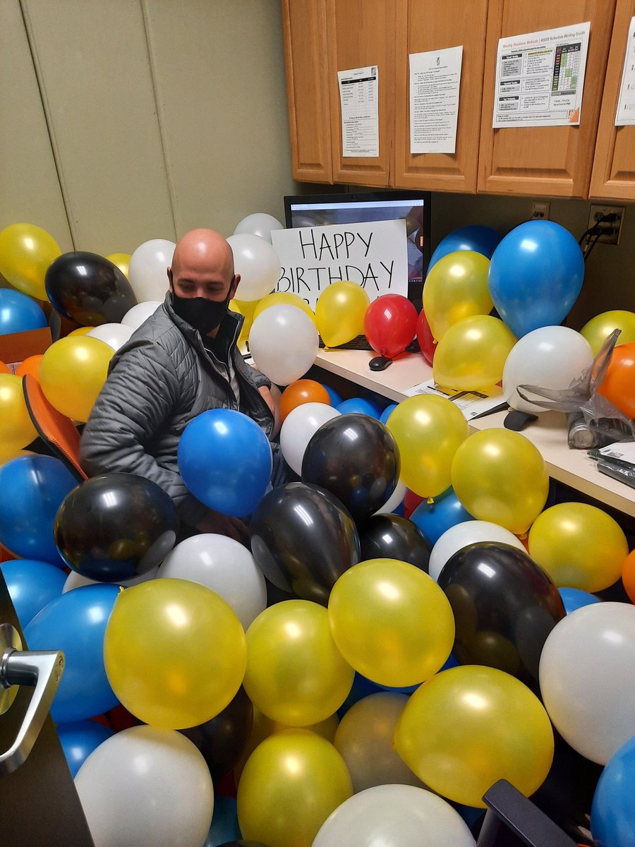 ChuckRoss76's tweet photo. Happy Birthday Boss! @brian_elchert @Crosscheck14 @bryan_greenough @Scott_Darnell_ @yojharisA @MeganTorresD104 @John_Lerch https://t.co/7PHqPdWMVr