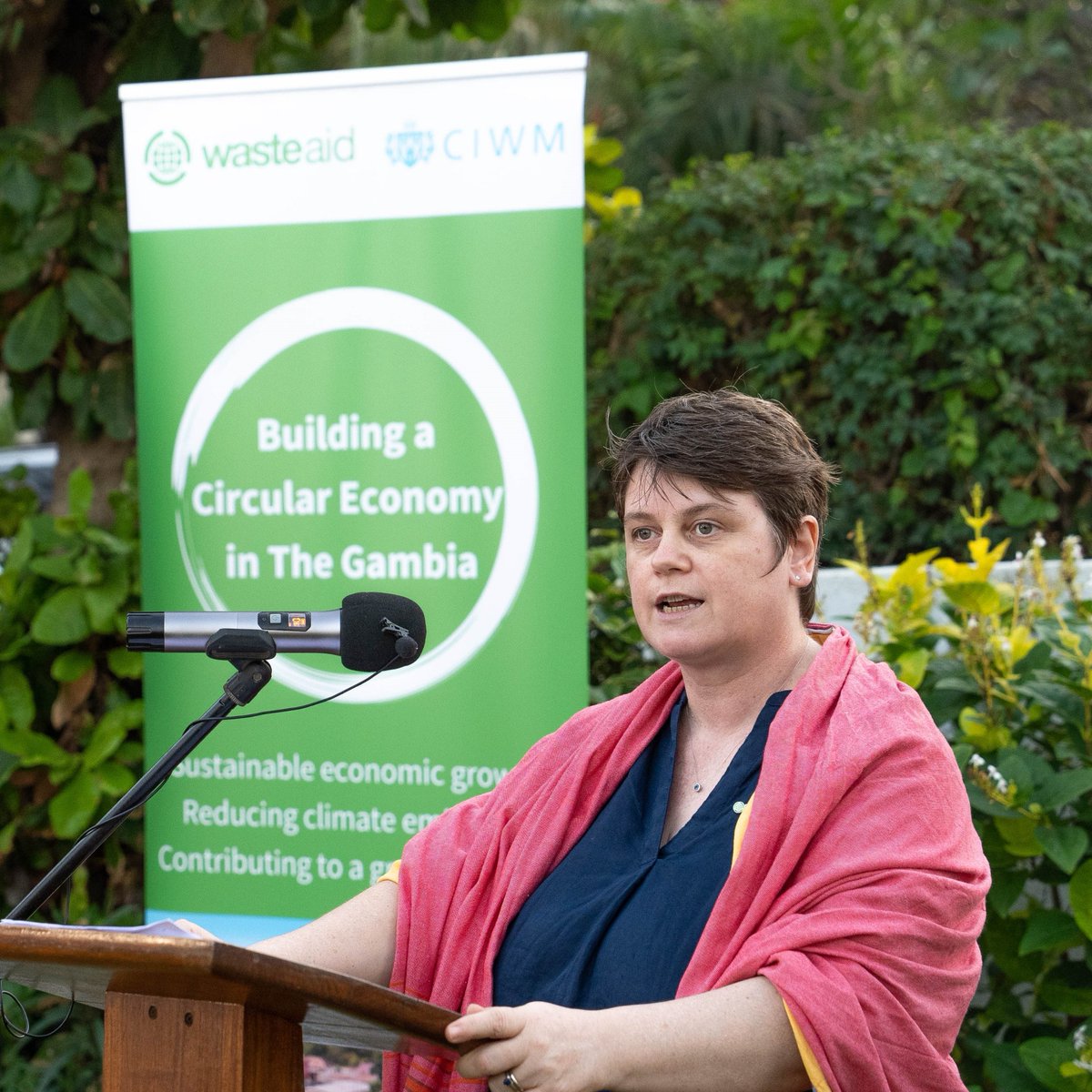 WasteAid's tweet photo. Ceris Turner-Bailes became CEO of @WasteAid in 2020, and then the pandemic prevented her travel.
It's fabulous that Ceris is now in The Gambia, meeting our valued partners and promoting the benefits of #wastemanagement and a #circulareconomy.
#CEOinAction @CerisBailes https://t.co/SeOFy336Li