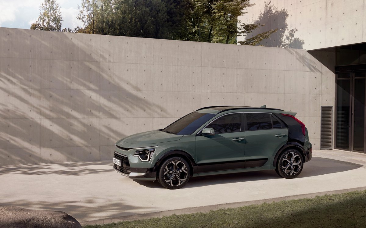 ainsider's tweet photo. Kia has today revealed the all-new Niro.
Sales of the all-new Kia Niro HEV will commence in Korea this month, with sales in selected global markets due to follow later this year.
.
#KiaNiroEV #kianirophev #KiaNiro2022 #KiaNiro2023 #2022KiaNiro #2023KiaNiro https://t.co/gIWDz2thrq