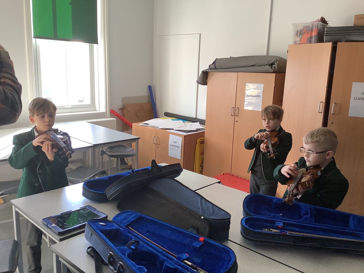 ABaldwinSHS's tweet photo. Year 3 started the String Instrumental Programme today! Students learnt how to hold their instrument and how to pluck their first song. @SHSBoysPrep @SHSPrepMusic @TraceyChongSHS @CSBWRAY @_JessAtkinson_ https://t.co/YtceIyj3FM