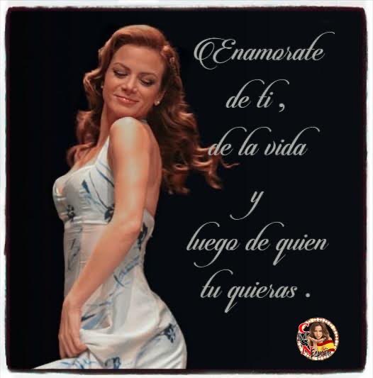 CMSNOficial's tweet photo. Navarrer@s vamos por una nueva semana, con mucha actitud #YoSoyCMSN #SilviaNavarro 😘✌️ https://t.co/Hi3me9dpHT