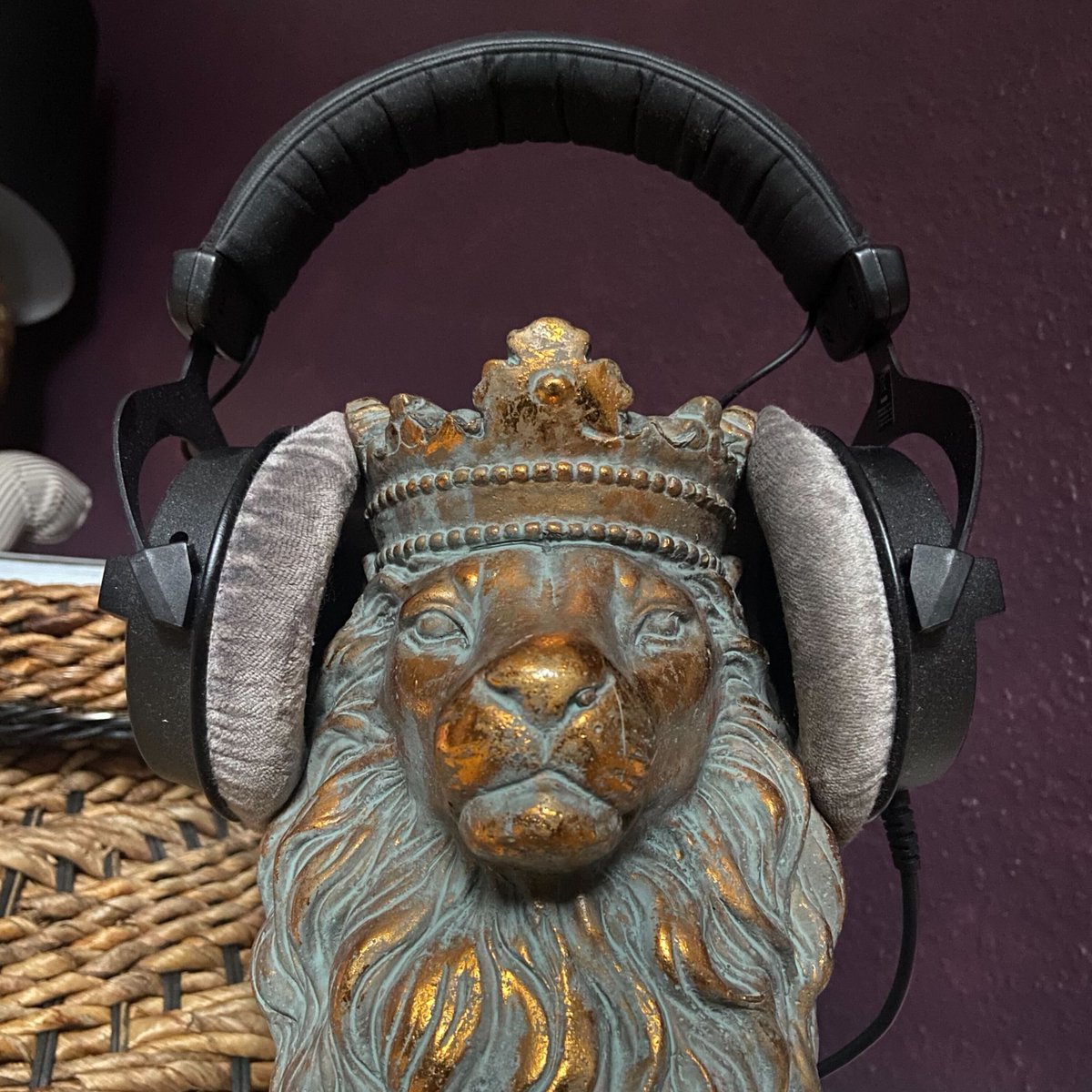 CampusRadioKA's tweet photo. New Year, new paths based on what we learned from the past. In the new episode of #EngineeredUnicorns, @San_think_ahead looks back on her reading year and what she learned regarding the different book formats, producing this #podcast and more.

https://t.co/OSW0arLSGY https://t.co/QWukoH24JL