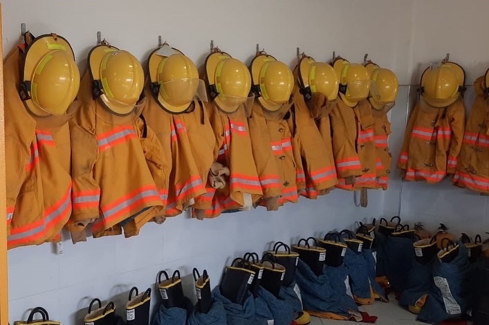 Coremarcsp's tweet image. ¿Sabes para qué se utilizan estos uniformes? 🤔 Estos equipos de protección son utilizados por nuestra brigada para su protección en respuesta a la emergencias de incendios.⛑ En Palermo Tanks nos encontramos comprometidos con la cultura HSE. 👍 

#PalermoTanks #Coremar #HSE