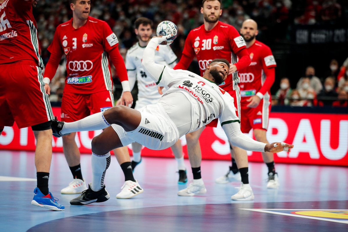 AndebolPortugal's tweet photo. ๐ธ ๐ฟ๐ช๐๐ก๐ค ๐๐ ๐ฉ๐๐ฉ๐ฬ๐จ ๐ฃ๐ค @EHFEURO ๐
#letsgovamos #jogossantacasa #lidlportugal #mader #workasapro #aguamonchique #W1TTY #W1TTYapp #W1TTYbonus #4moove #deltacafes #watchgamesseemore #ehfeuro2022 https://t.co/76JAaZbU3c