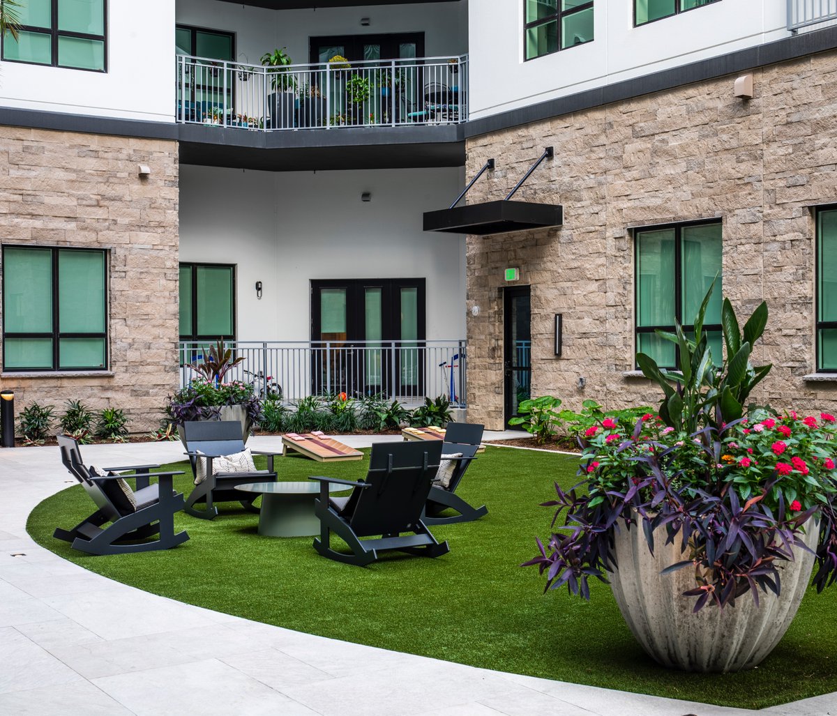 SundanceArch's tweet photo. Metal awnings are aesthetically appealing, economical aluminum products that add form to the exterior of any building. Here at Sundance we can customize any metal canopy with various fascia, soffit, arm and plate options as well as many different color choices! 

#metalcanopies https://t.co/zd3G2EdfGZ