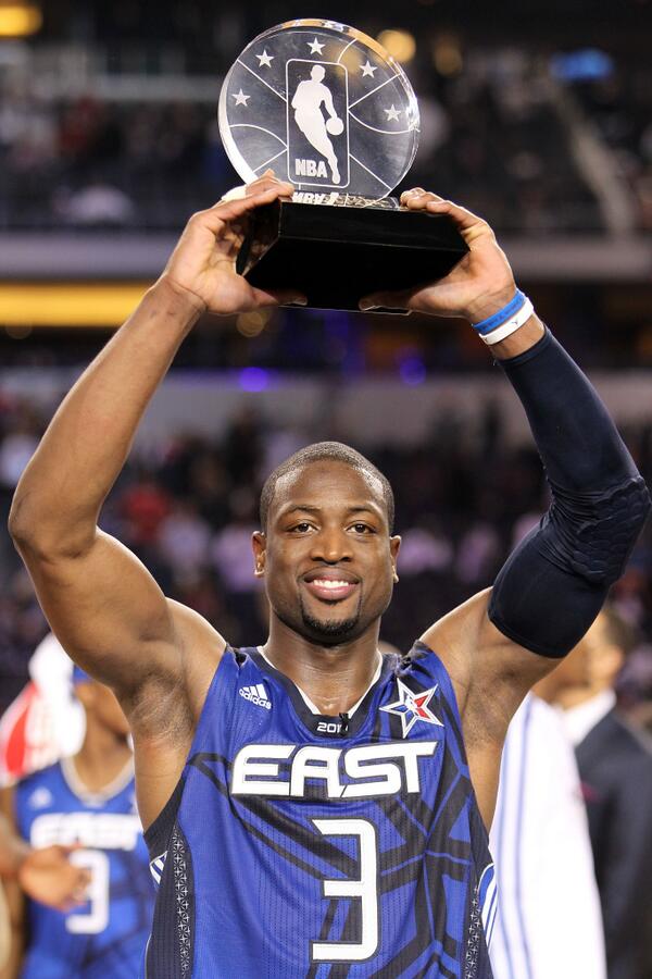 PasionBasketNBA's tweet photo. Hoy cumple 40 años Dwyane Wade:

➡️ 3 anillos NBA
➡️ 1 MVP Final NBA
➡️ 13 veces All Star
➡️ 1 MVP All Star
➡️ 1 Oro y 1 Bronce JJOO
➡️ 1 Bronce Mundial
➡️ Máximo anotador en la historia de Miami Heat
➡️ Elegido entre los 75 Mejores Jugadores de la NBA

LEYENDA. FLASH ⚡ https://t.co/dN75VQk2yB