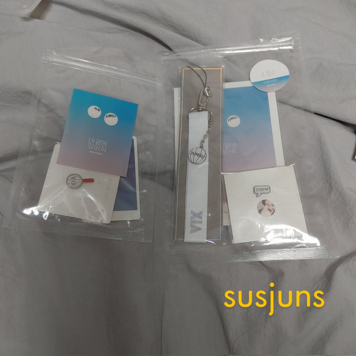 susjuns's tweet photo. RT감사합니다❗
@XIA_market 
17년 데스노트 프로그램북 1.2차 각1.0
19년 엑스칼리버 프로그램북 1.0
19년 엘리자벳 프로그램북 1.0
16년 씬플레이빌 0.5
샤달 스트랩,뱃지 일괄 1.5(부채X)
키링,뱃지 일괄 4.0
슬로건 0.5
시그니처 앨범 1.0
앨범 제외 모두 개봉O, 사용X

택배비(+0.4)
멘션주세요🥰 https://t.co/MoetjQPFpK