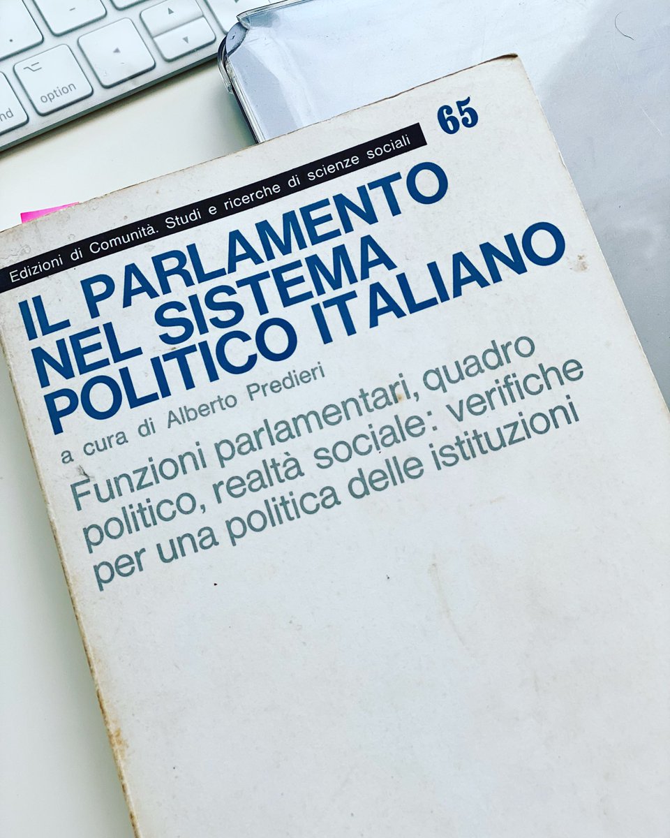 ClementiF's tweet photo. È un volume che ha la mia età. Ma, leggendo i contributi raccolti, li porta meglio. #parlamento #Quirinale22 #Predieri https://t.co/FXxLG9FZBq