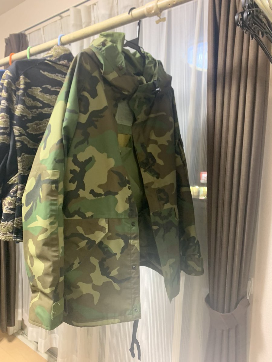 124Bx's tweet photo. 岡崎市baseexchangeでゴアテックスGET!バイク&military(・∀・)イイコトイッタ!!
military好きなライダーは足を運んでみては?v(''▽^*)ォッヶー♪
https://t.co/tFsaUQYTuU
#baseexchange
#カワサキ
#バイク
#ミリタリー
#yarsoc https://t.co/uliokxNcUy