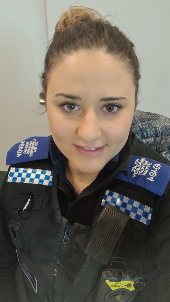 WorcesterCops's tweet photo. Hi, I'm PCSO Swallow a new PCSO for Worcester City centre. As it's Neighbourhood Policing week I am going to take you through a day as a PCSO. I will be posting every hour to update you all on what a PCSO does. https://t.co/vjpK7H1PfM