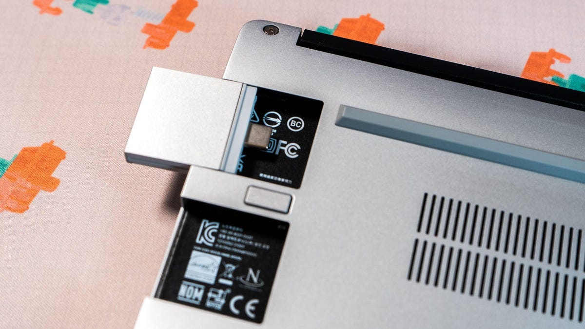 Gizmodo's tweet image. These Framework Laptop Mods Show Us Exactly Why Modular Computers Are So Damn Cool dlvr.it/SHGxhP