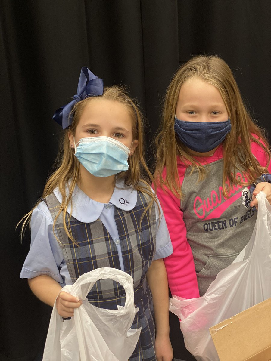 QASchool's tweet photo. Martin Luther King - "Everybody can be great...because anybody can serve. You only need a heart full of grace.A soul generated by love." 3rd grade students served the Catholic community by packing over 350 bags of food, including notes of kindness, to be distributed this weekend. https://t.co/3Pi5LC50FQ
