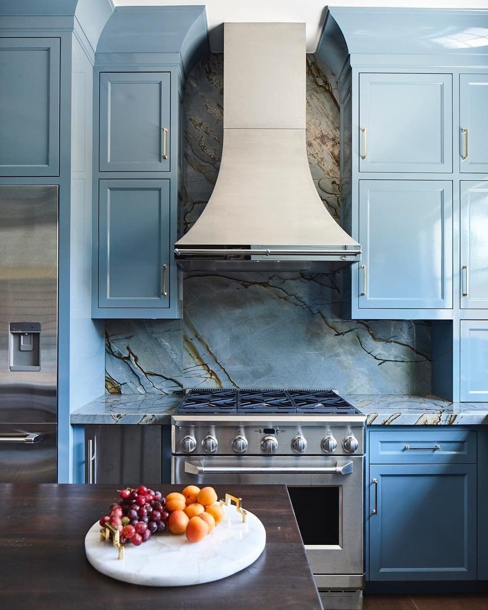 The stone is everything ... if you were designing your kitchen- which would you choose first in this case!!??

Repost From: @monogramappliances
Project By: @baileyaustindesign
📸:  @laureywglenn
Featured in: <a href="/housebeautiful/">House Beautiful</a>

#thevibrantinterior #andreaschumacherinteriordesigner