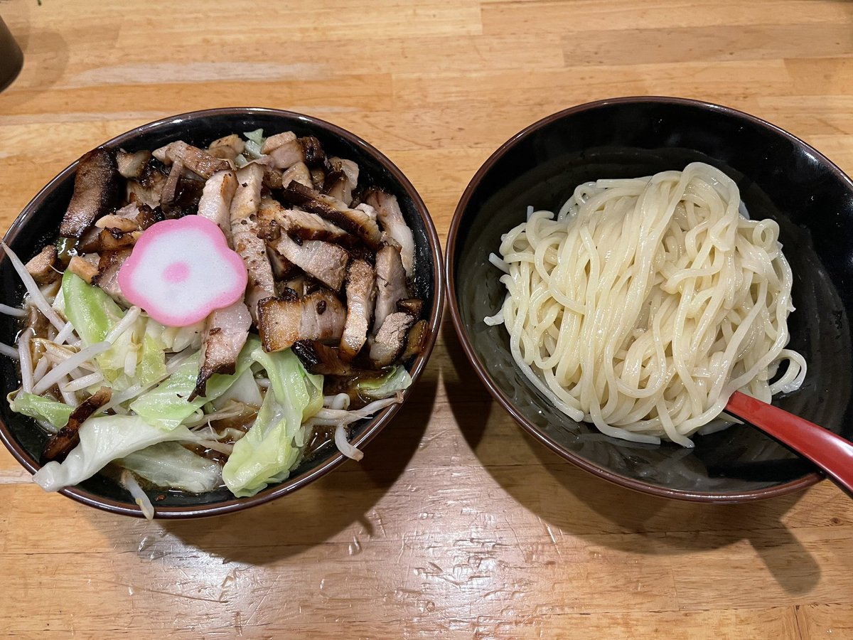 『麺屋 あがら』〝チャーシュー野菜つけそば+しらす丼〟今回は〝じゃばら〟を多めに投入。酢の酸味ってあまり好きじゃないんだけど、柑橘系の酸味って好きなんだよね♪