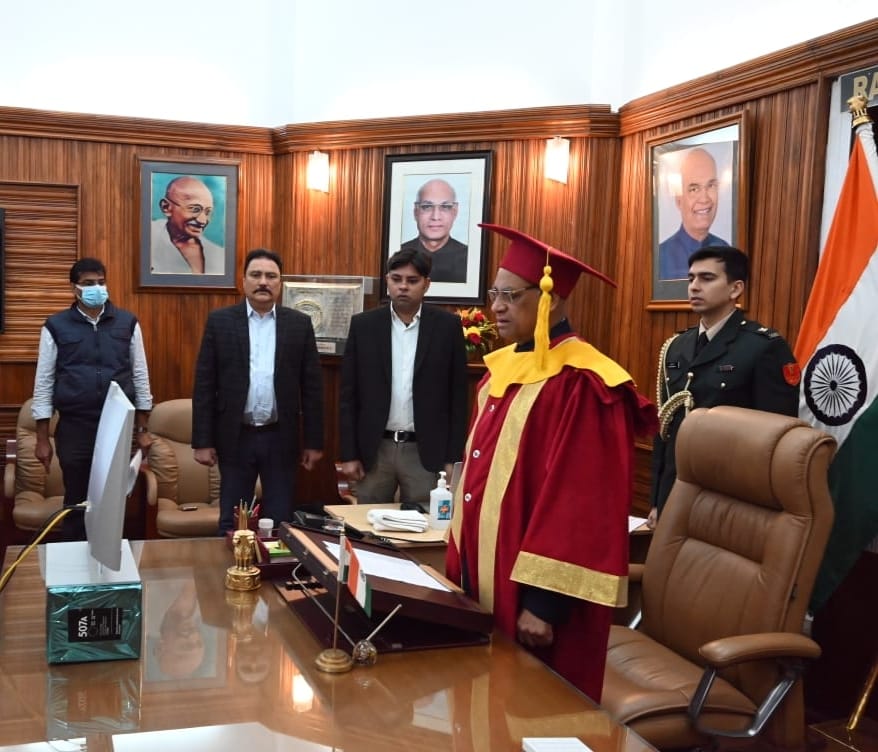 माननीय राज्यपाल श्री रमेश बैस ने आज नेताजी सुभाष विश्वविद्यालय, जमशेदपुर के प्रथम दीक्षांत समारोह में वीडियो कॉन्फ्रेंसिंग के माध्यम से भाग लेकर संबोधित किया।
