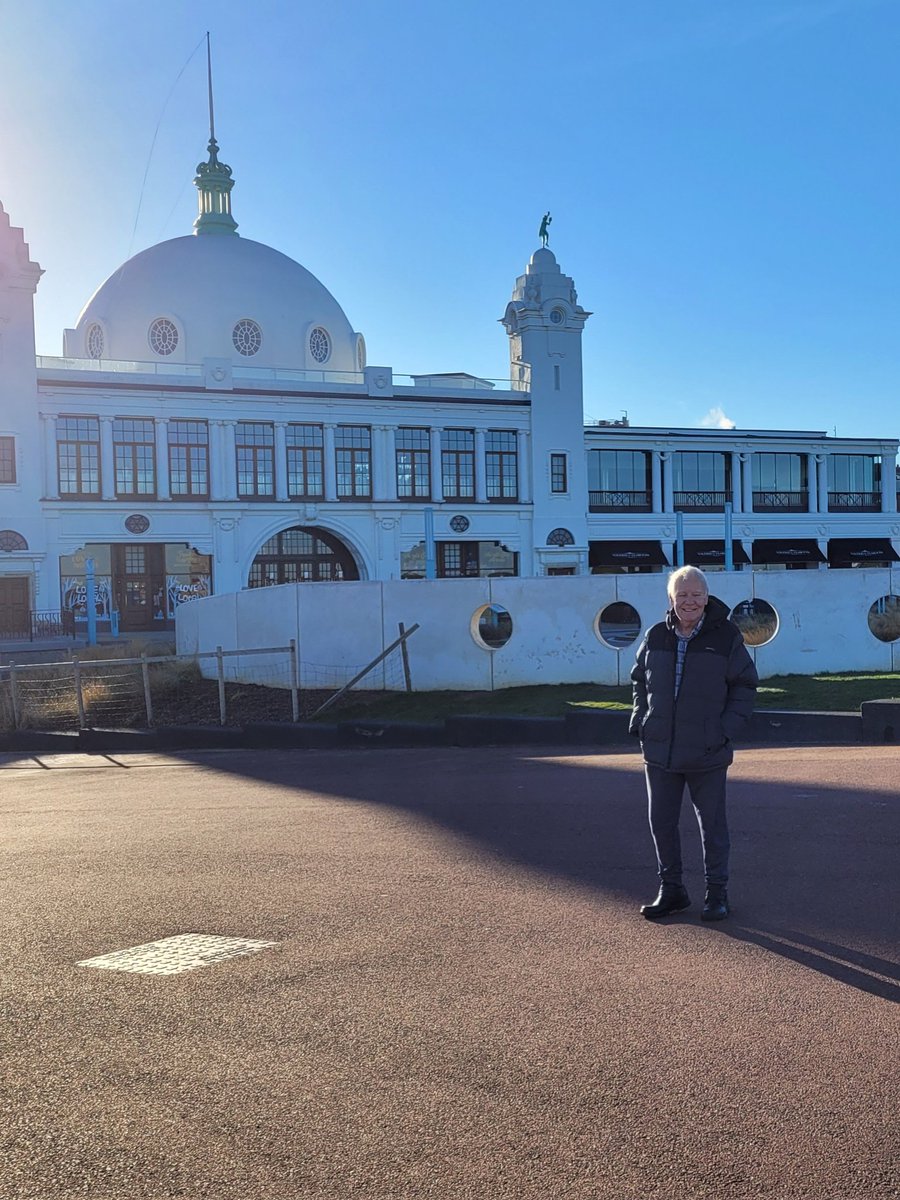 debc212's tweet photo. Visiting the homeland. Lunch out in whitley Bay #beautifulnorth #memorylane https://t.co/eCoDOtJJaJ
