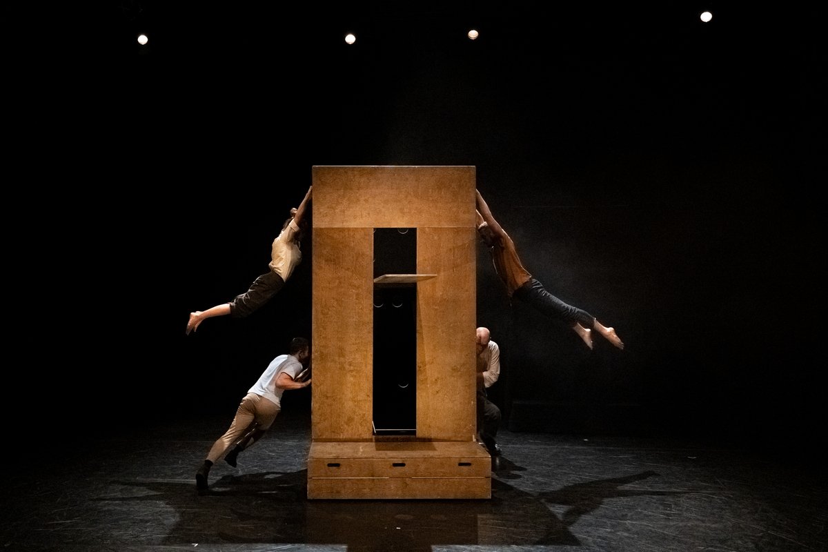 paerialleida's tweet photo. 🥳 5 companyies d’arts escèniques de #Lleida, presents a @FETEN_Gijon 2022
✔️ @FESTUCteatre @LaBaldufaTeatre @ElSidrallleida @maglari i @Titelleslleida 
✔️La cia catalana @CircoEia, també a Feten, dissabte, a les 20 h, al @TeatreLlotja, amb ‘Nuye’ 
ℹ️ https://t.co/kjW8vscCib https://t.co/nhPRWYcyHB