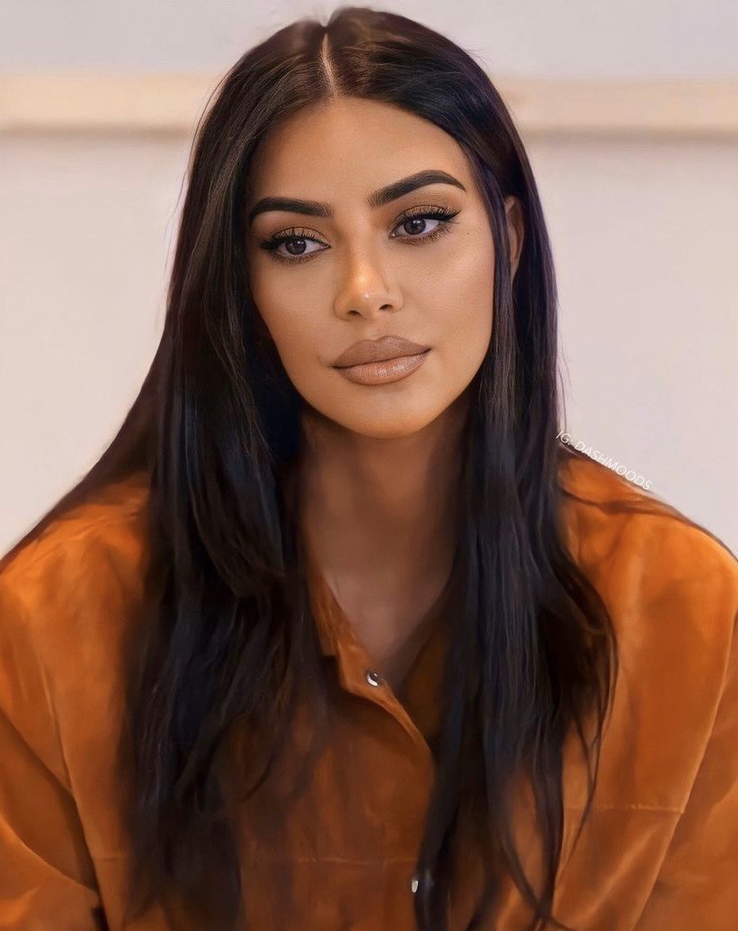 AdvKindness's tweet photo. Just Kim Kardashian. https://t.co/1IVCYxcYHZ